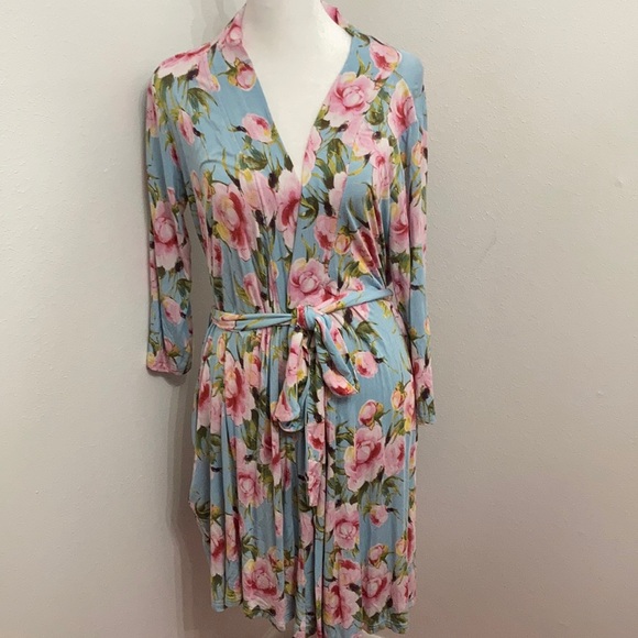 EC Posh Peanut Intimates Floral Robe Size Medium - Picture 2 of 11
